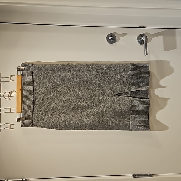 Knit Skirt- S - Picture 2 of 3